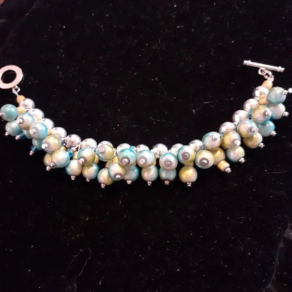 7.5" HANDBEADED METALLIC RESIN BEADING